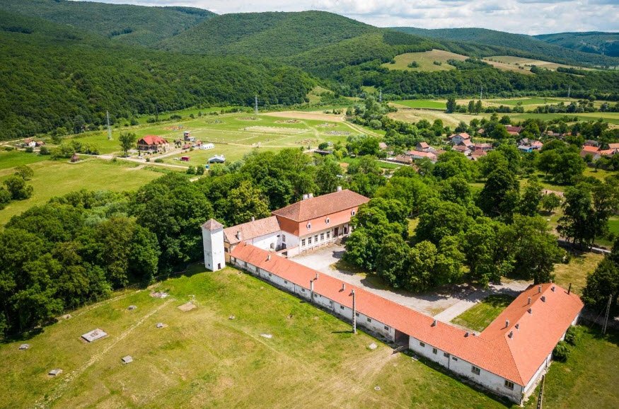 Castelul Mikó, Olteni, Romania, Romania